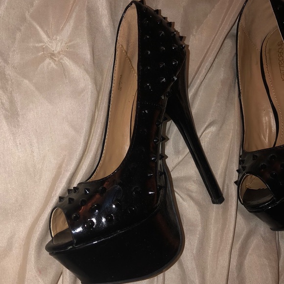 Like new spike heels - Picture 2 of 2
